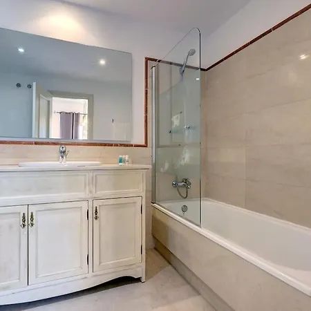 Stunning Duplex 5 Minutes From Puerto Banus 公寓