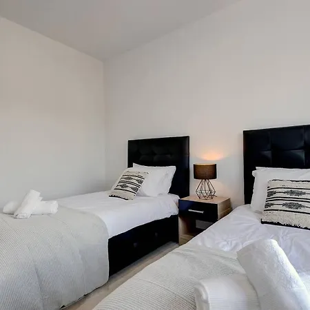 Stunning Duplex 5 Minutes From Puerto Banus *