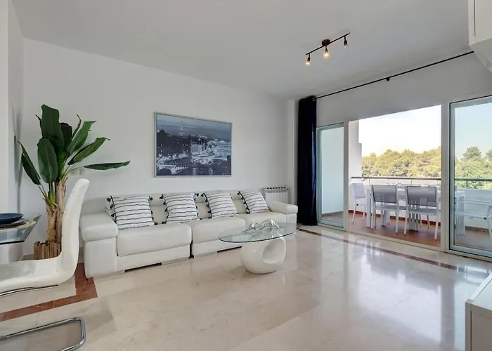 Stunning Duplex 5 Minutes From Puerto Banus דירה