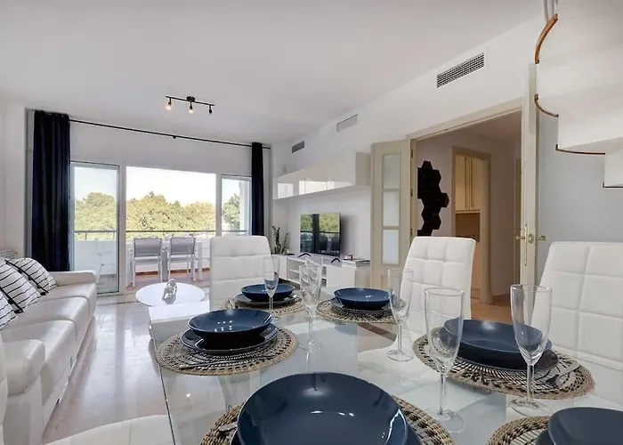 Stunning Duplex 5 Minutes From Puerto Banus דירה