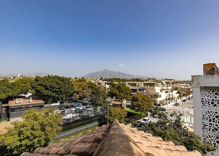 Stunning Duplex 5 Minutes From Puerto Banus דירה מארבלה