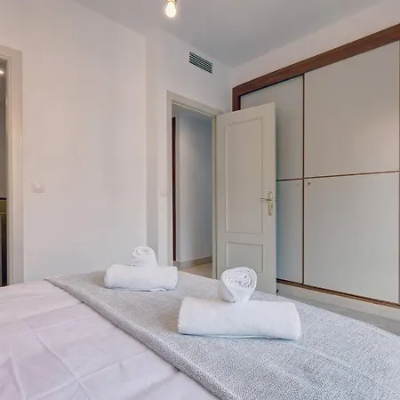 Stunning Duplex 5 Minutes From Puerto Banus 아파트 마르베야