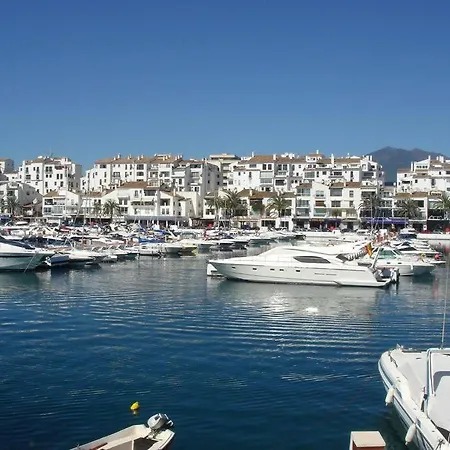 아파트 Stunning Duplex 5 Minutes From Puerto Banus *