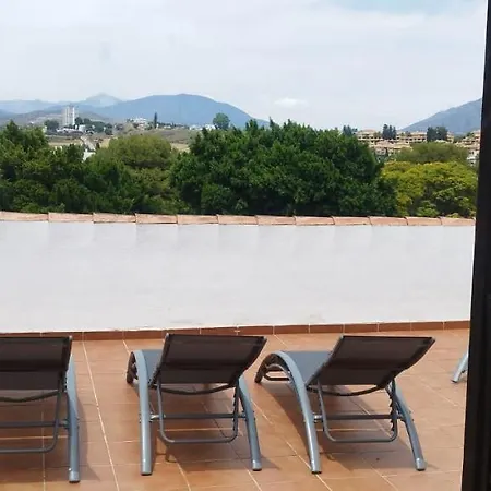 Stunning Duplex 5 Minutes From Puerto Banus 아파트 마르베야