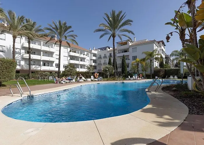 Stunning Duplex 5 Minutes From Puerto Banus Apartament